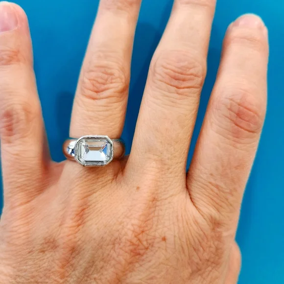 FAUX DIAMOND RING, size 7 - Picture 1 of 5